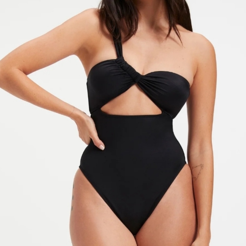 Good American Black One-Shoulder Cutout One-Piece Swimsuit